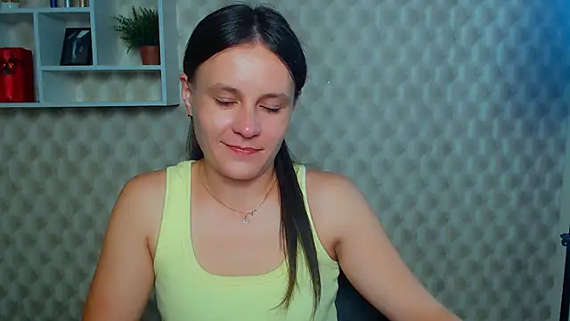 Snapshot of ValeriaHeart_ chatting on 09/12/25, 05:18 ValeriaHeart online show from 09/12/25, 05:18