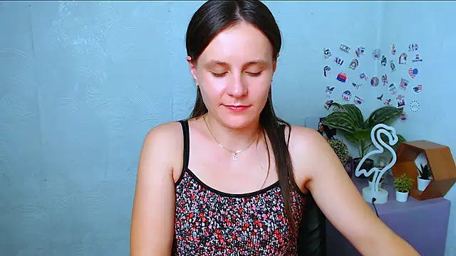 Snapshot of ValeriaHeart_ chatting on 11/18/25, 04:00 ValeriaHeart online show from 11/18/25, 04:00