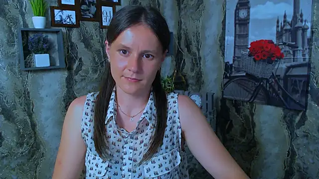 Snapshot of ValeriaHeart_ chatting on 05/23/26, 01:37 ValeriaHeart online show from 05/23/26, 01:37