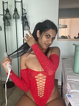 Snapshot of Liyah_19 chatting on 12/14/25, 06:01 Liyah 19 online show from 12/14/25, 06:01