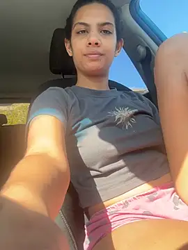 Snapshot of Liyah_19 chatting on 02/20/26, 03:34 Liyah 19 online show from 02/20/26, 03:34