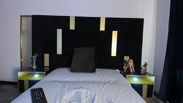 Keyla  Jones online show from 02/18/25, 07:41