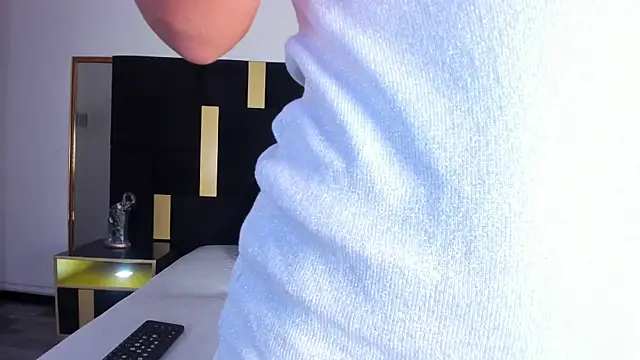 Keyla  Jones online show from 02/19/25, 07:38