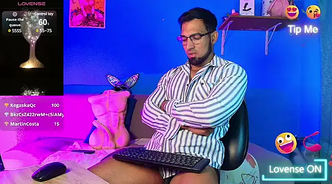 Snapshot of Maxxi_Brown chatting on 02/25/25, 12:03 Maxxi Brown online show from 02/25/25, 12:03