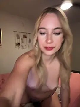 Snapshot of rileylovesyou chatting on 09/30/25, 02:38 rileylovesyou online show from 09/30/25, 02:38