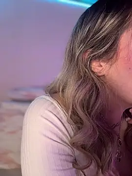 Lally Valencia   online show from 11/20/25, 07:41