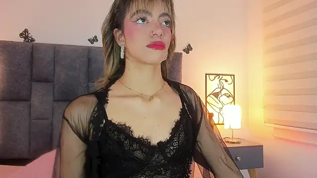 Snapshot of Violetta_Ficher chatting on 09/20/25, 02:12 Violetta Ficher online show from 09/20/25, 02:12