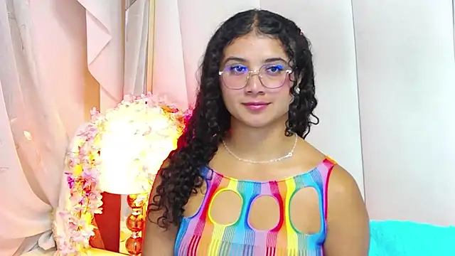 Snapshot of GinevraCarusso chatting on 09/11/25, 06:19 GinevraCarusso online show from 09/11/25, 06:19