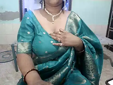 Snapshot of YOUR_RAHI48 chatting on 10/26/25, 05:46 YOUR RAHI48 online show from 10/26/25, 05:46