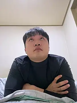 offwhite777 online show from 01/31/25, 01:56