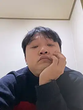 offwhite777 online show from 02/15/25, 08:54