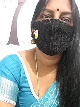 Snapshot of Tamil_Meera12 chatting on 04/29/26, 03:10 Tamil Meera12 online show from 04/29/26, 03:10