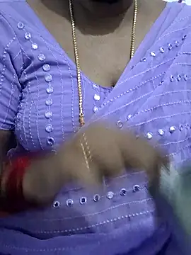 Snapshot of Tamil_Meera12 chatting on 05/05/26, 05:10 Tamil Meera12 online show from 05/05/26, 05:10
