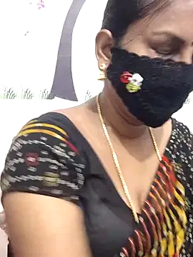 Snapshot of Tamil_Meera12 chatting on 05/16/26, 06:43 Tamil Meera12 online show from 05/16/26, 06:43