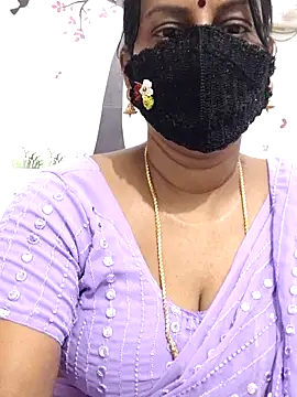 Snapshot of Tamil_Meera12 chatting on 05/31/26, 06:09 Tamil Meera12 online show from 05/31/26, 06:09
