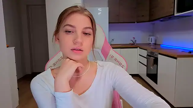 Enjoy everymoment  online show from 03/18/26, 04:54