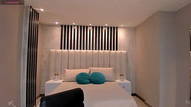 BeccaBaxter online show from 02/19/25, 07:27