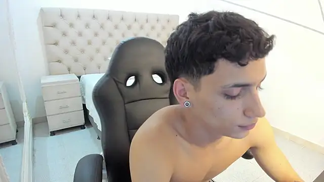 JhoanLeandro online show from 10/25/25, 07:05