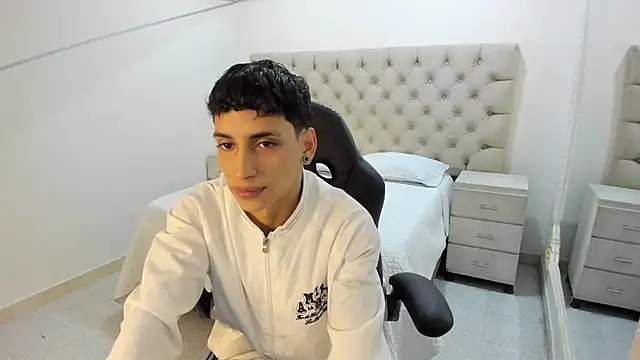 JhoanLeandro online show from 11/13/25, 04:44