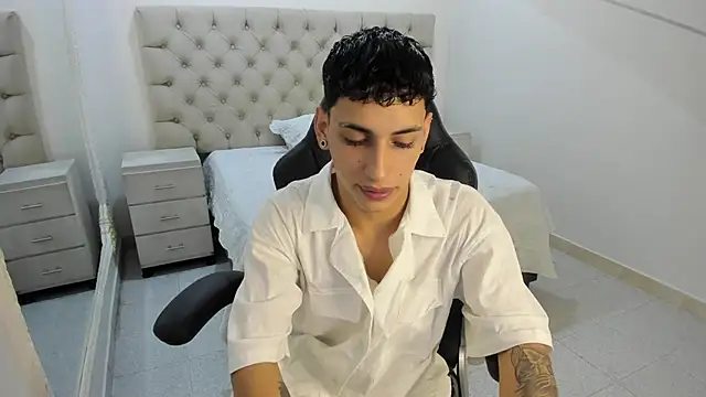 JhoanLeandro online show from 12/02/25, 04:29