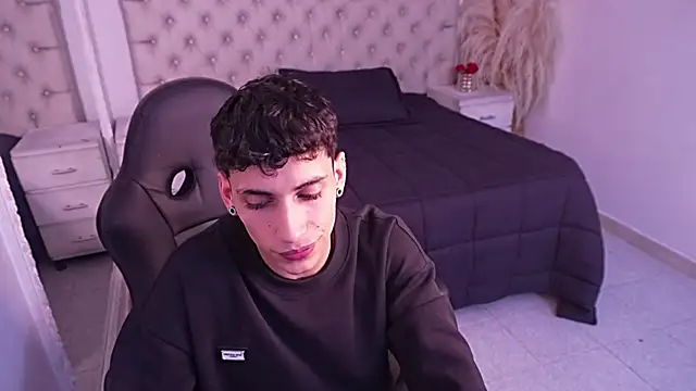 JhoanLeandro online show from 04/19/26, 06:02