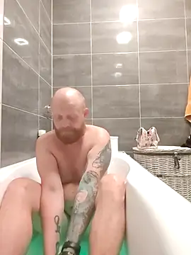 bouraktom6 online show from 09/29/25, 12:05