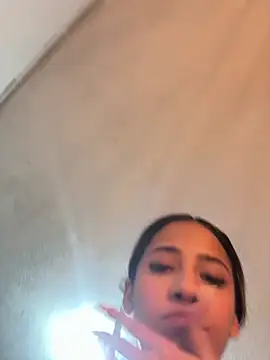 Snapshot of vicky_bass chatting on 10/12/25, 10:53 vicky bass online show from 10/12/25, 10:53