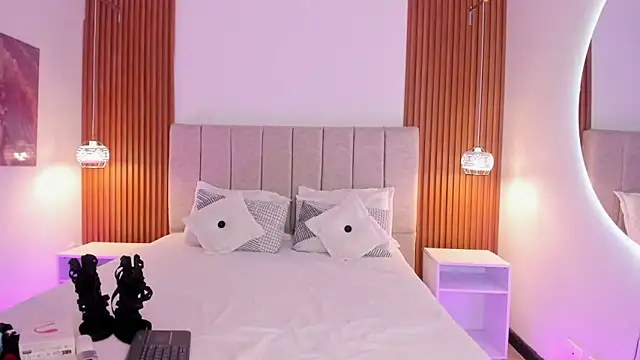 khloe-sweet online show from 02/12/26, 12:22