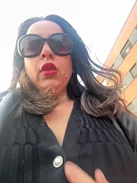 laarti online show from 09/24/25, 06:28