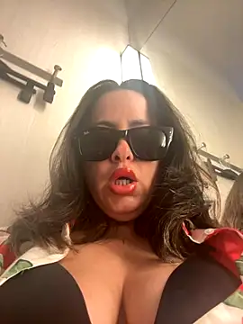 laarti online show from 10/11/25, 06:17