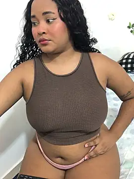 Snapshot of Marce_777 chatting on 03/18/25, 01:32 Marce 777 online show from 03/18/25, 01:32