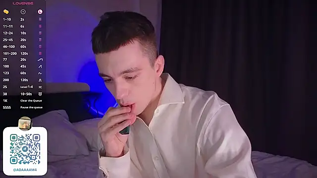 Snapshot of VincentSmith02 chatting on 02/04/25, 11:27 VincentSmith02 online show from 02/04/25, 11:27