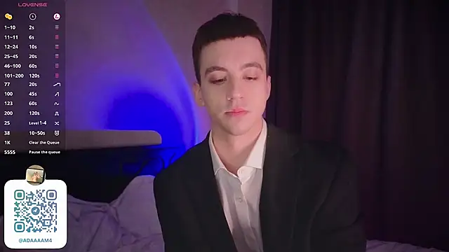 Snapshot of VincentSmith02 chatting on 02/05/25, 09:15 VincentSmith02 online show from 02/05/25, 09:15