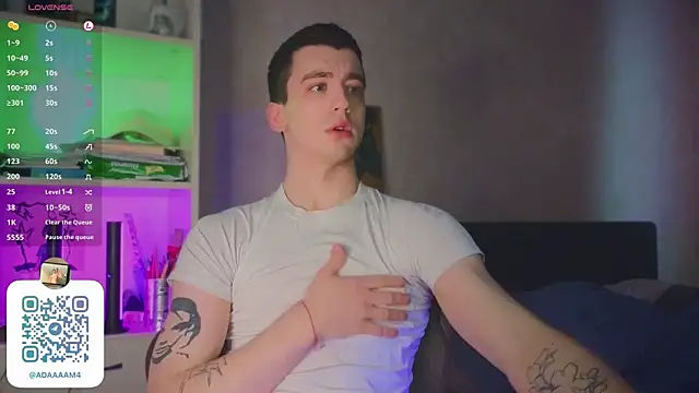 Snapshot of VincentSmith02 chatting on 03/10/25, 11:32 VincentSmith02 online show from 03/10/25, 11:32