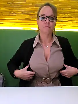 Fuxy-love69 online show from 12/05/25, 05:31