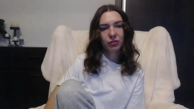 aurora lust online show from 10/23/25, 05:40