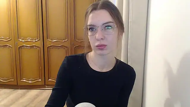 aurora lust online show from 11/18/25, 06:29