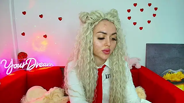 Snapshot of MissisCaty chatting on 02/01/25, 10:44 MissisCaty online show from 02/01/25, 10:44