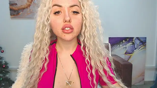 Snapshot of MissisCaty chatting on 02/04/25, 09:38 MissisCaty online show from 02/04/25, 09:38