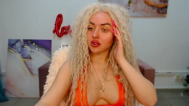 Snapshot of MissisCaty chatting on 02/08/25, 10:40 MissisCaty online show from 02/08/25, 10:40