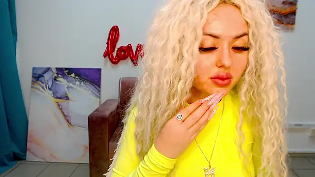 Snapshot of MissisCaty chatting on 02/09/25, 10:43 MissisCaty online show from 02/09/25, 10:43