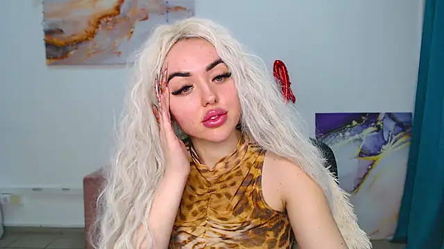 Snapshot of MissisCaty chatting on 03/17/25, 09:44 MissisCaty online show from 03/17/25, 09:44