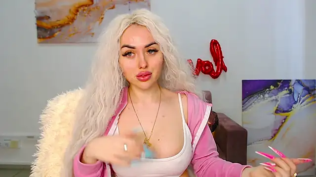 Snapshot of MissisCaty chatting on 03/21/25, 09:45 MissisCaty online show from 03/21/25, 09:45