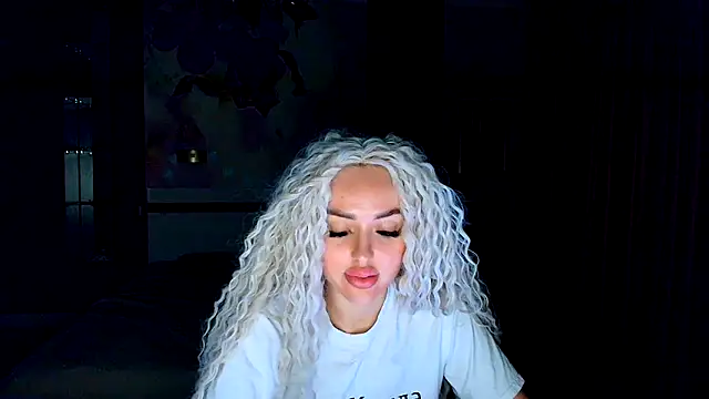 Snapshot of MissisCaty chatting on 09/14/25, 06:29 MissisCaty online show from 09/14/25, 06:29