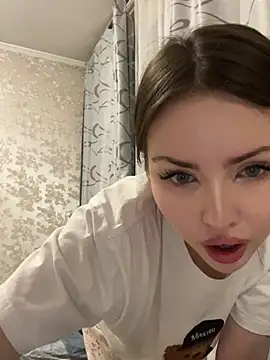 Lora Rosee online show from 03/07/25, 08:33