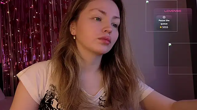 Lora Rosee online show from 05/04/26, 02:13