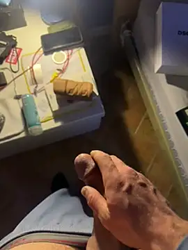 Snapshot of dominationmybigdick chatting on 03/13/25, 10:43 dominationmybigdick online show from 03/13/25, 10:43