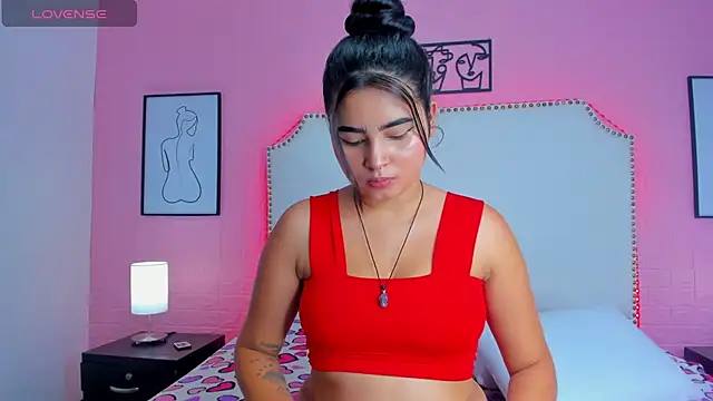  Emma whiitee  online show from 11/14/25, 01:21