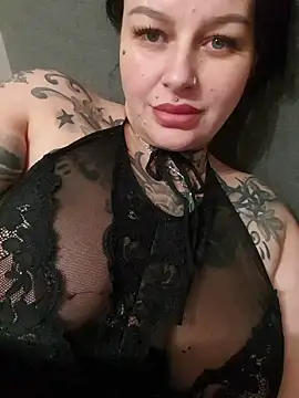 CannabisQueenn online show from 11/28/25, 07:49