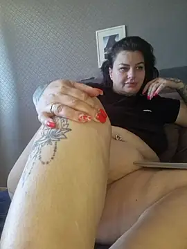 CannabisQueenn online show from 06/19/26, 08:29